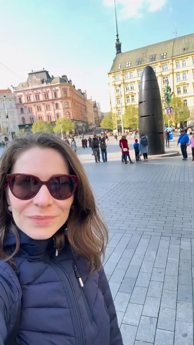 Často jezdíme do Prahy a Brno tak trochu zanedbáváme, přitom to máme do obou měst skoro stejně daleko.

Takže když jsem dostala další pozvání na Restaurant week, zvolila jsem cestu do Brna.

Pozvání jsme přijali do Potrefené husy ve Vaňkovce, ochutnali jsme obě festivalová menu a moc nám chutnalo!

@restaurantweek_cz probíhá do 22. 4. 2026 v Praze, Brně a Ostravě. Ve vybraných restauracích si tak můžete dopřát tříchodové menu za speciální festivalovou cenu 790 / 490 Kč + rezervační poplatek 79 / 49 Kč 🤍

My jsme už navštívili @botelristorantematylda, @karlinska_holka, @rimska.pivovar, @v_zahrade a vždy jsme byli spokojeni.

Veškeré informace i rezervace jsou na webu Restaurant-Week.cz 

Na kafe si v Brně stopro zajděte do @monogramespressobar
Vínko na Zelném trhu @slaskoukvinu
a kousek od Zelňáku na poctivé empanády plné náplně @montecristi.cz

SOUTĚŽ

Vyhrajte 1 voucher na 2x490 Kč + rezervační poplatek 49 Kč na Restaurant Week

Stačí splnit:
1. Napište mi do komentáře, jaké je vaše nejoblíbenější jídlo
2. Sledujte můj profil @ceskazceska 
3. Dejte like tomuhle příspěvku

📅 Soutěž končí ve středu 15. 4. ve 12 hod.🏆 Výherce vyhlásím ve stories a v komentářích pod tímto videem.

⚖️ Podmínky soutěže:
* Soutěž není nijak sponzorovaná, spravovaná ani spojená se společnostmi Instagram ani Facebook
* Do soutěže daruji vlastní voucher
* Účastí v soutěži souhlasíte s jejími pravidly
* Do soutěže se může zapojit osoba starší 18 let s doručovací adresou v ČR
* Výhra není právně vymahatelná a nelze ji směnit za hotovost

#spoluprace  #MartiniFieroTonic #Kinley #FromFoodiesForFoodies #RestaurantWeekCesko